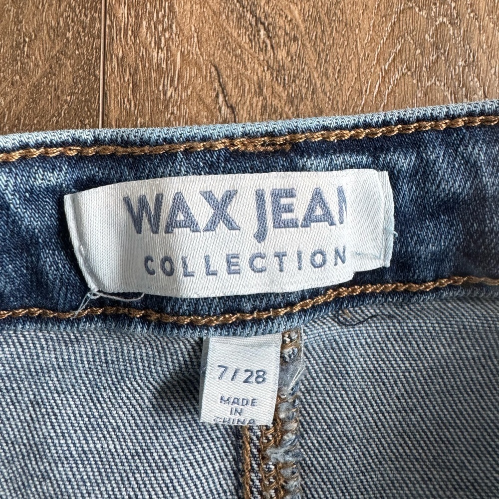 Wax Jeans. Women’s size 7/28. Great stretch! Very cute jeans. - Picture 4 of 7